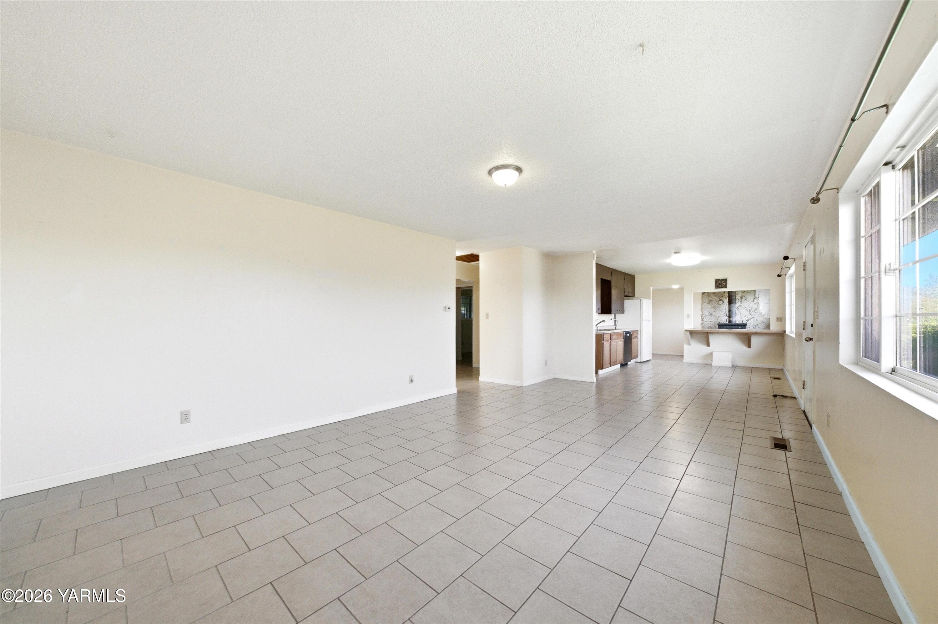 303 West 9th Street Wapato, WA 98951 - Photo 4 of 16 04-7R506404