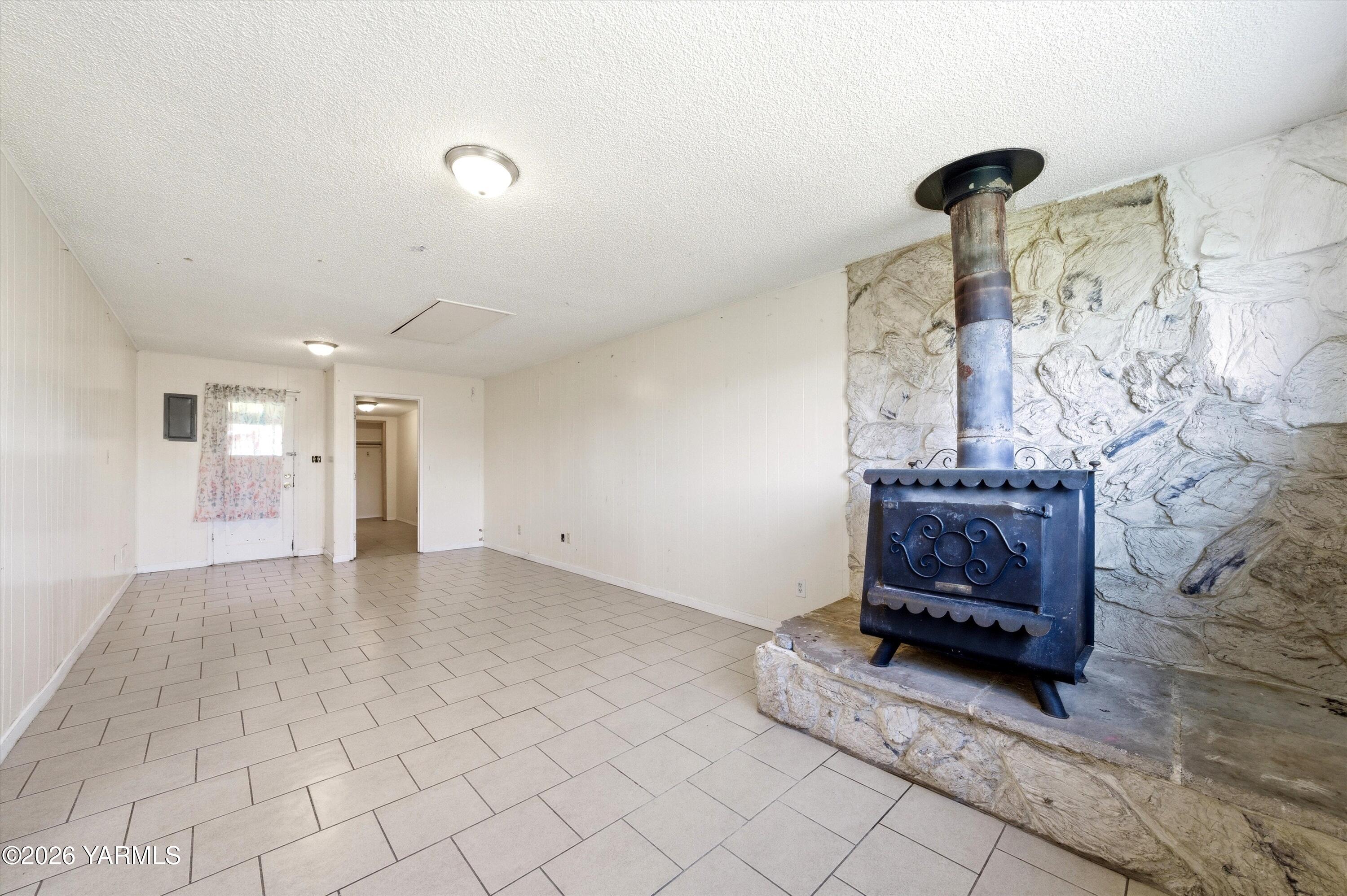 303 West 9th Street Wapato, WA 98951 - Photo 6 of 16 06-7R506421