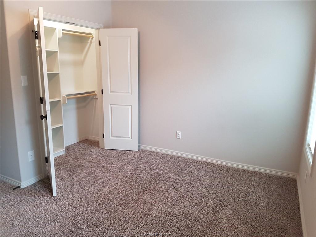 113 Ehlinger Drive Bryan, TX 77801 - Photo 6 of 37