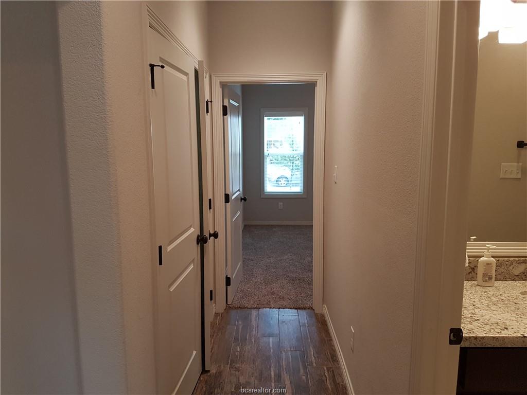 113 Ehlinger Drive Bryan, TX 77801 - Photo 9 of 37