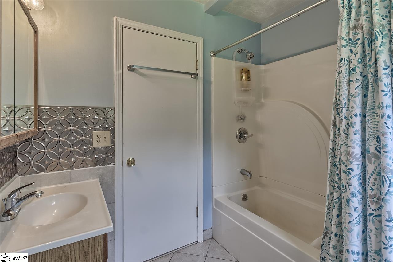 214 Georgetown Road Easley, SC 29640 - Photo 20 of 26