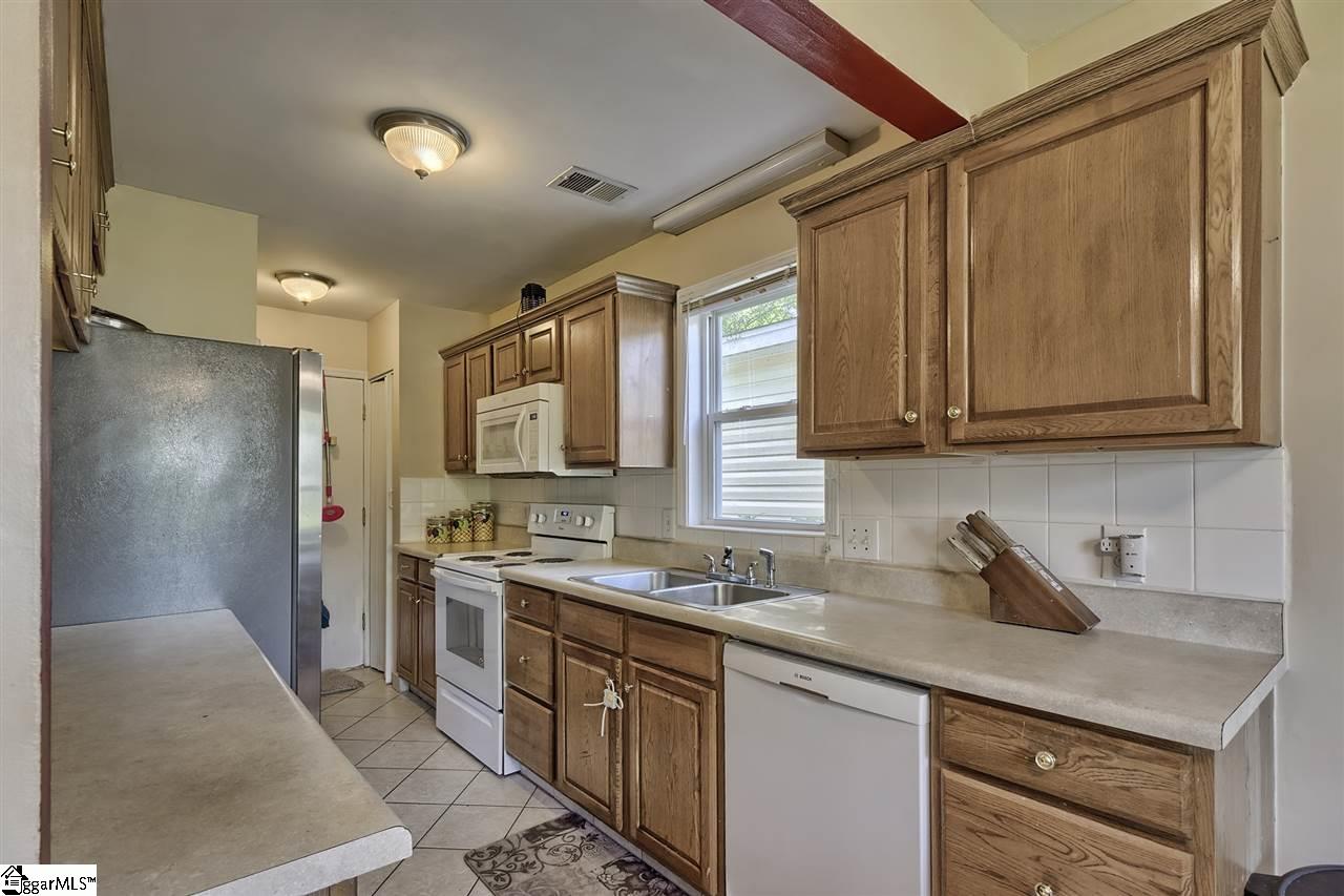 214 Georgetown Road Easley, SC 29640 - Photo 9 of 26