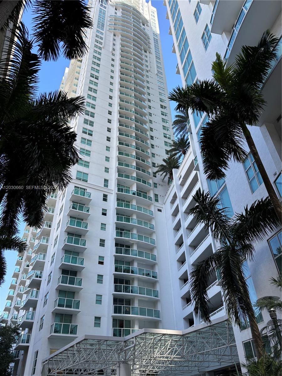 31 Southeast 5th Street, Unit 2103 Miami, FL 33131 - Photo 1 of 12
