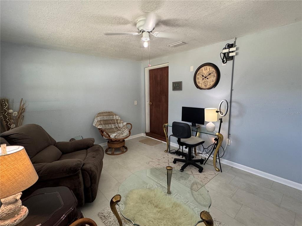 5333 Deeson Road Lakeland, FL 33810 - Photo 25 of 44 a work room with furniture