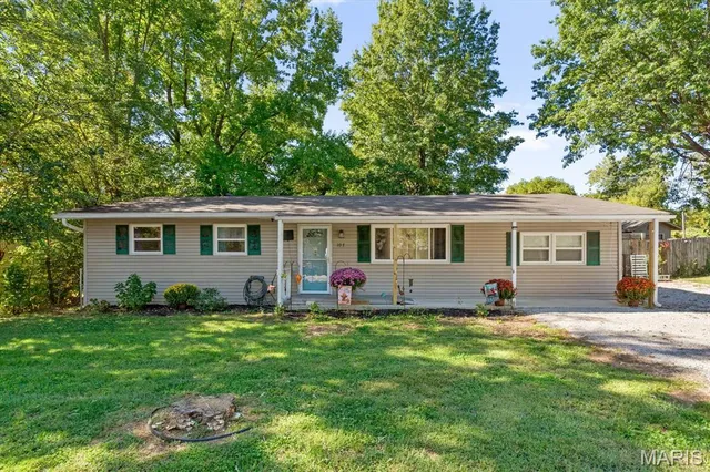 $155,000 | 107 Howard Drive, Belleville, IL 62223