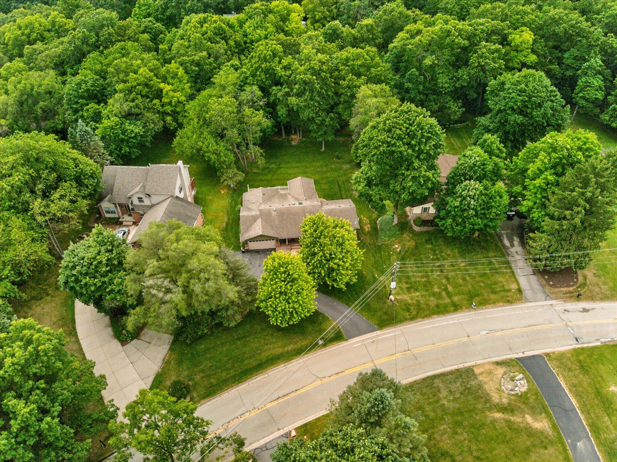 2801 North Tipsico Lake Road Hartland, MI 48353 - Photo 62 of 77 62-2801-N-Tipsico-Lake-Rd-WindowStill