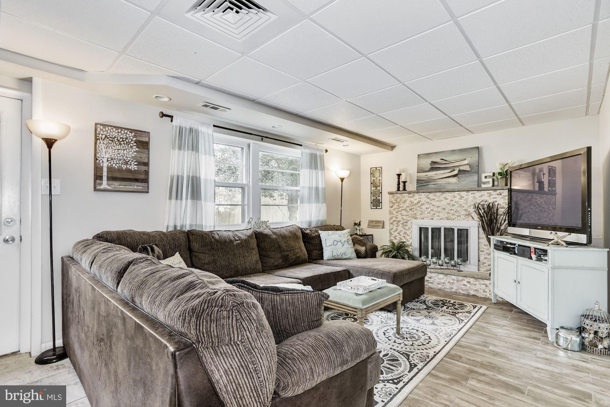 17 Papermill Road Cherry Hill, NJ 08003 - Photo 22 of 41 Family room