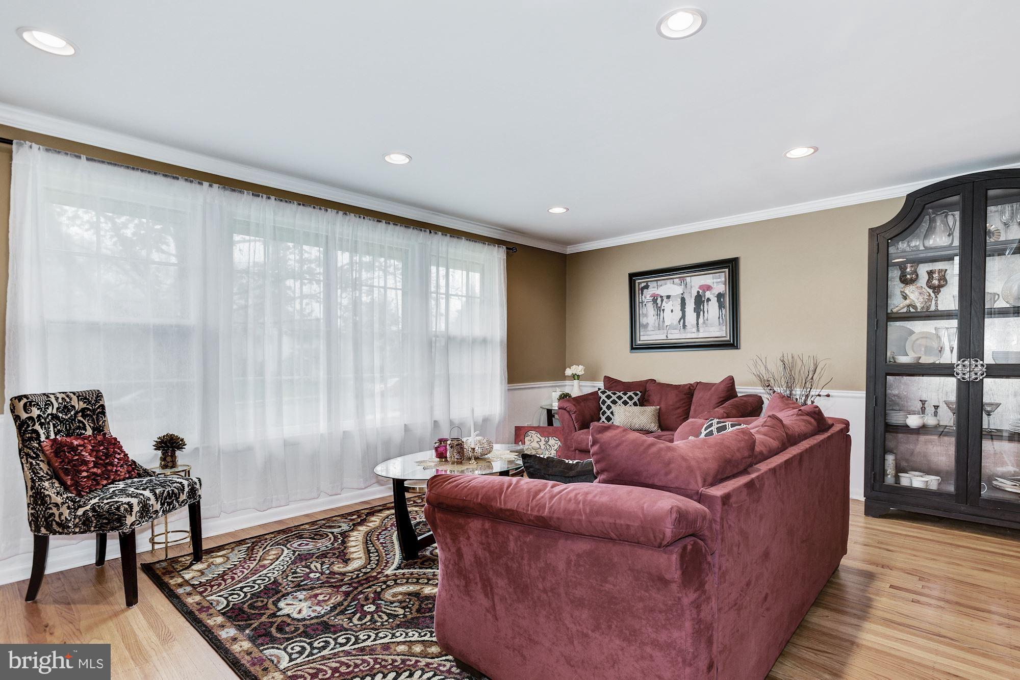 17 Papermill Road Cherry Hill, NJ 08003 - Photo 9 of 41 Living room