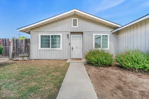 $319,999 | 12476 West F Avenue, Biola, CA 93606