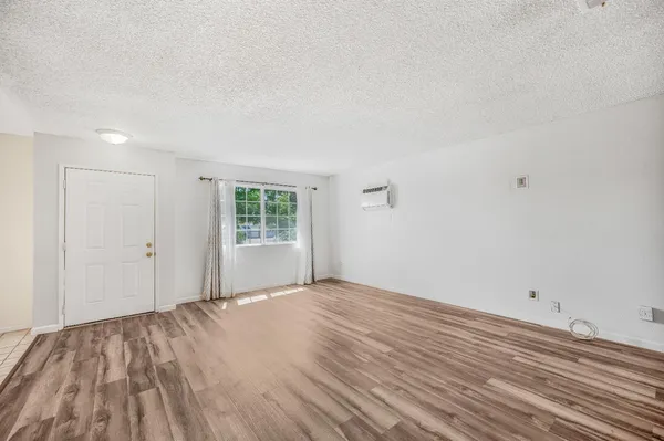 $319,999 | 12476 West F Avenue, Biola, CA 93606