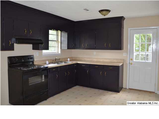 784 Main Street Jemison, AL 35085 - Photo 3 of 30