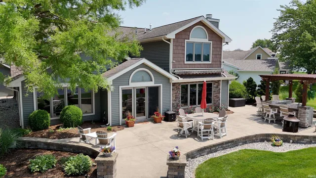 $1,350,000 | 565 Ln 101 Lake Pleasant, Fremont, IN 46737