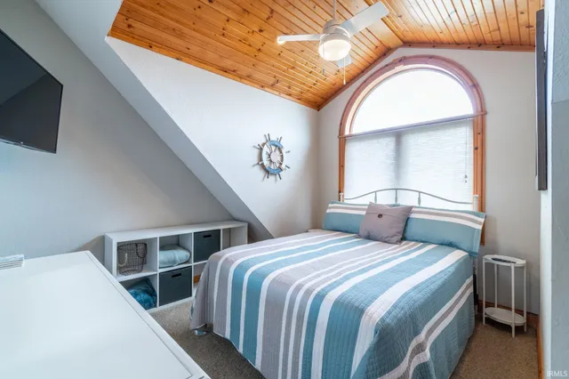 $1,350,000 | 565 Ln 101 Lake Pleasant, Fremont, IN 46737