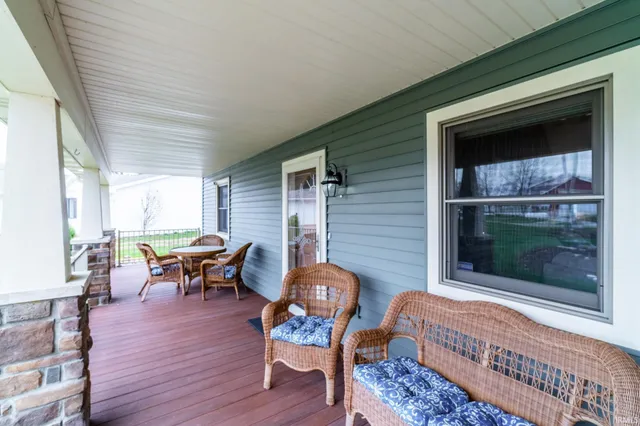 $1,350,000 | 565 Ln 101 Lake Pleasant, Fremont, IN 46737