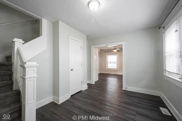$1,299 | 944 East Minnesota Street, Indianapolis, IN 46203