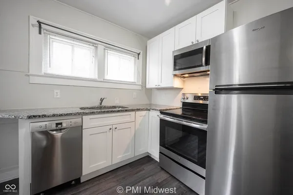 $1,299 | 944 East Minnesota Street, Indianapolis, IN 46203