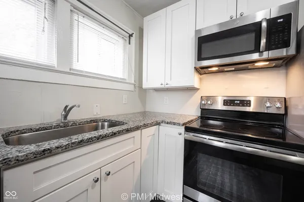 $1,299 | 944 East Minnesota Street, Indianapolis, IN 46203