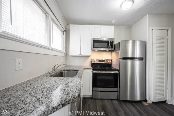 $1,299 | 944 East Minnesota Street, Indianapolis, IN 46203