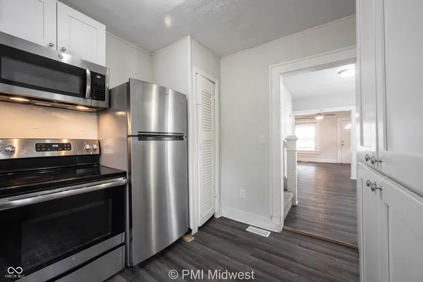 $1,299 | 944 East Minnesota Street, Indianapolis, IN 46203