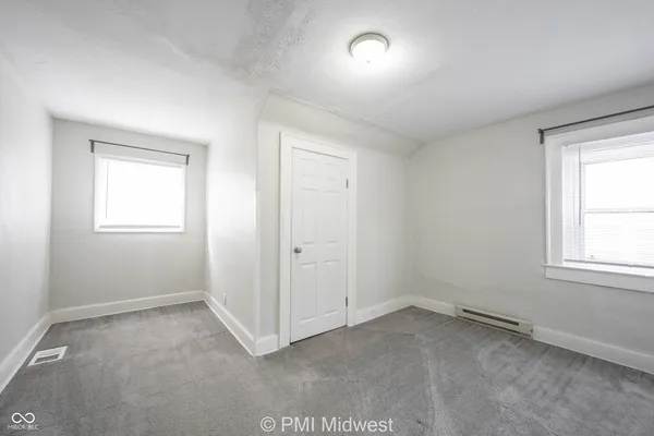 $1,299 | 944 East Minnesota Street, Indianapolis, IN 46203