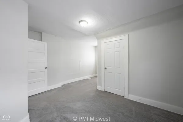 $1,299 | 944 East Minnesota Street, Indianapolis, IN 46203