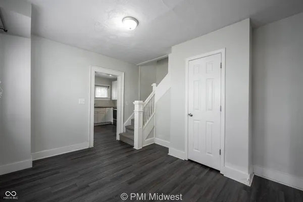 $1,299 | 944 East Minnesota Street, Indianapolis, IN 46203
