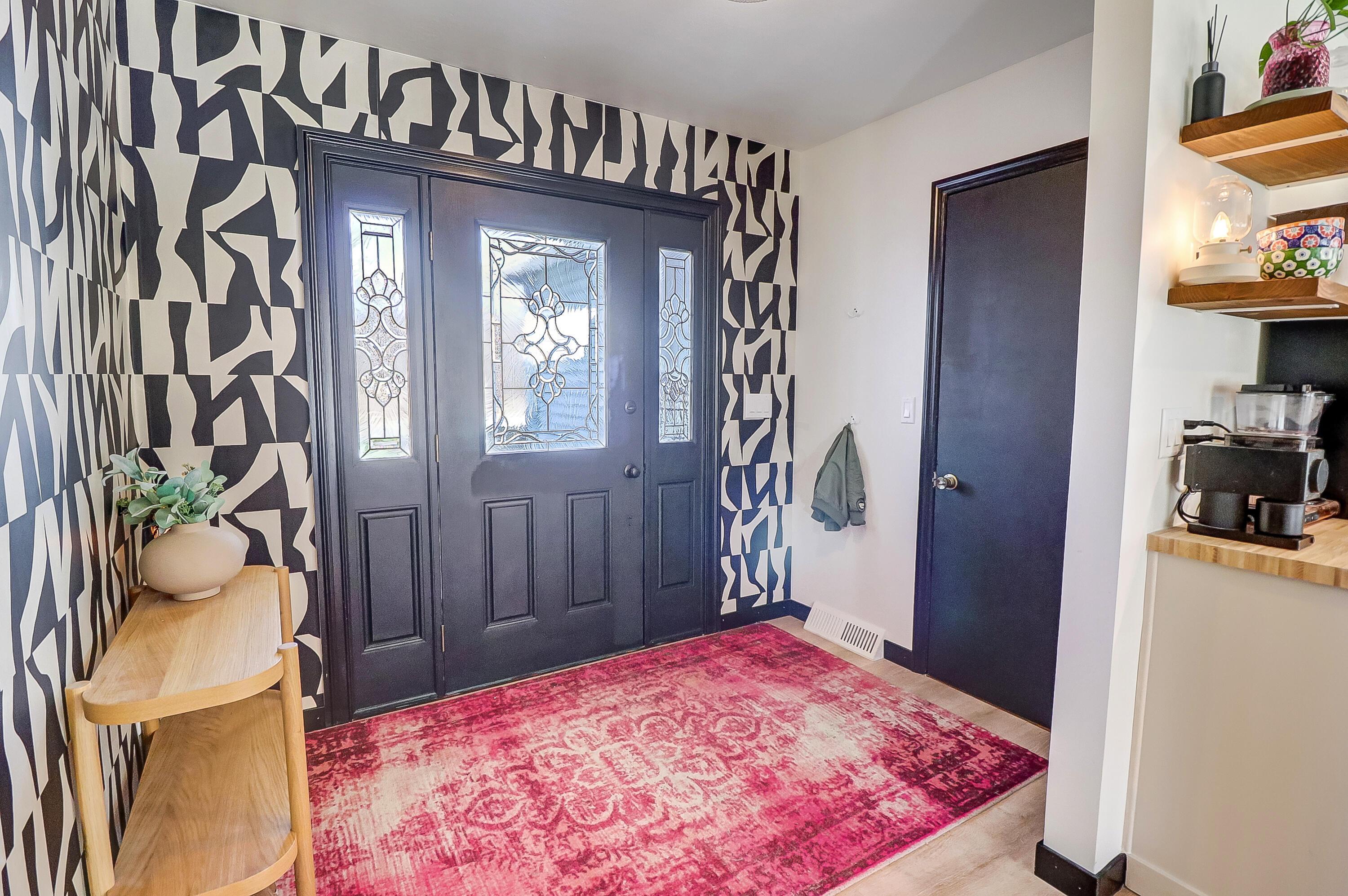 7220 Cubbage Road Westerville, OH 43081 - Photo 5 of 51 Modern and fresh entryway!