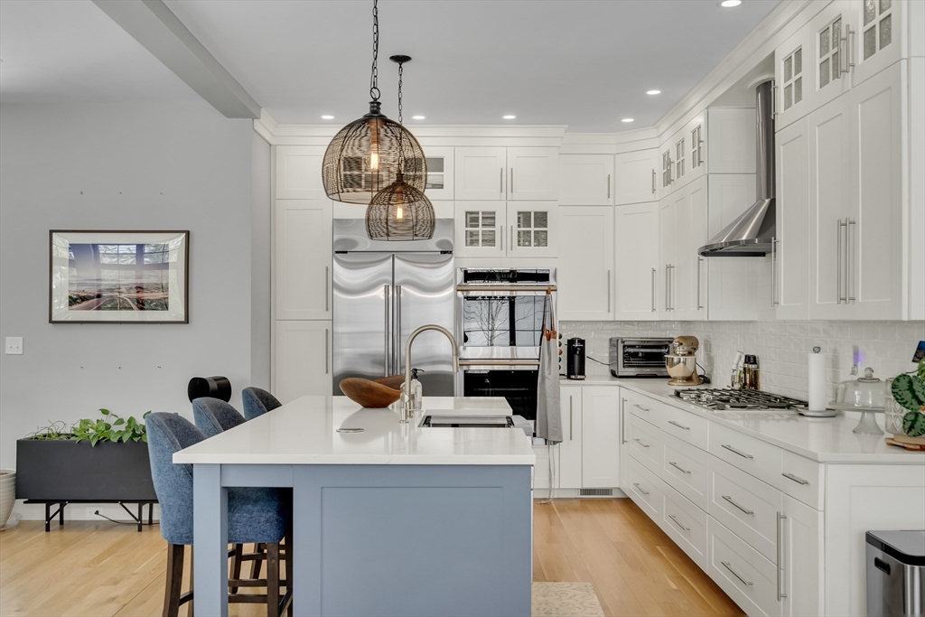 32 Lantern Lane Wellesley, MA 02481 - Photo 7 of 41