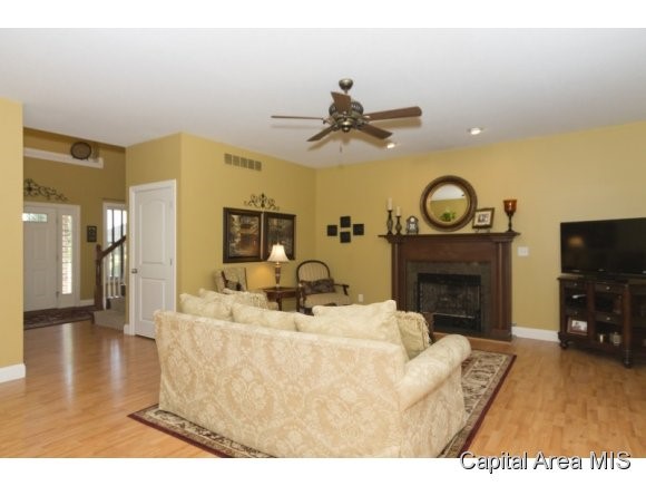 2116 Harbor Landing Springfield, IL 62712 - Photo 3 of 24