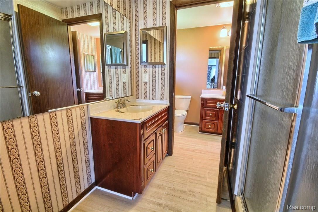 7566 Labo Road South Rockwood, MI 48179 - Photo 22 of 39 Master_Bathroom_3rd_View.jpg
