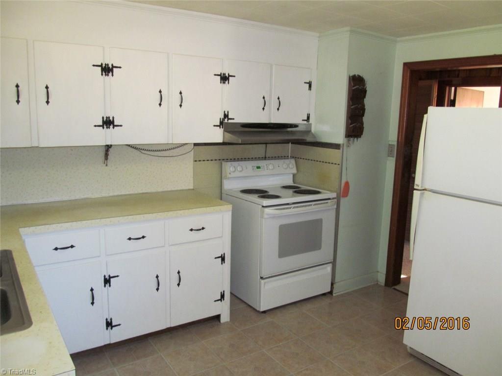 220 Belton Road Mount Airy, NC 27030 - Photo 11 of 15 Gallery Image 11