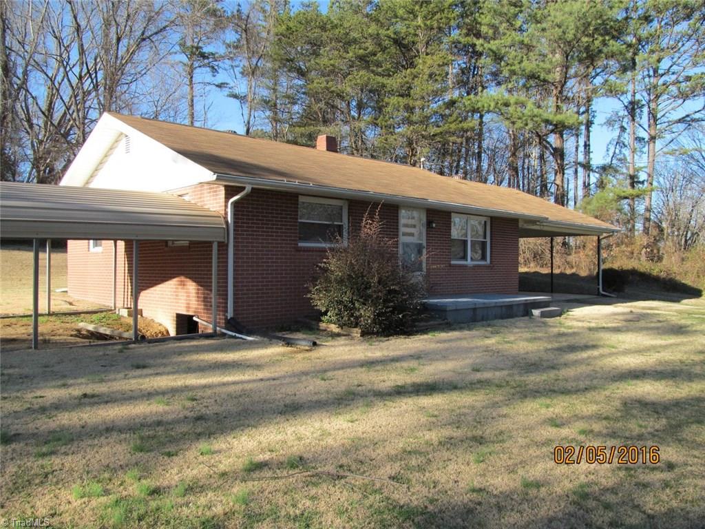 220 Belton Road Mount Airy, NC 27030 - Photo 3 of 15 Gallery Image 3