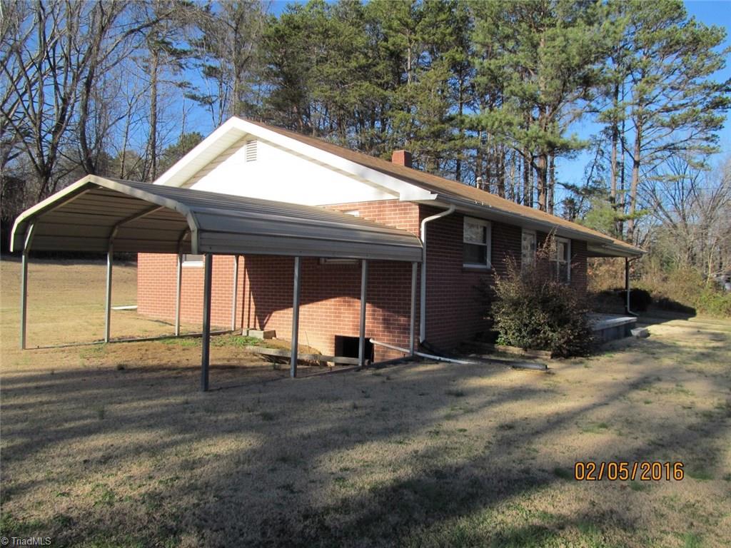 220 Belton Road Mount Airy, NC 27030 - Photo 4 of 15 Gallery Image 4
