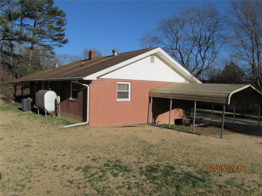 220 Belton Road Mount Airy, NC 27030 - Photo 5 of 15 Gallery Image 5