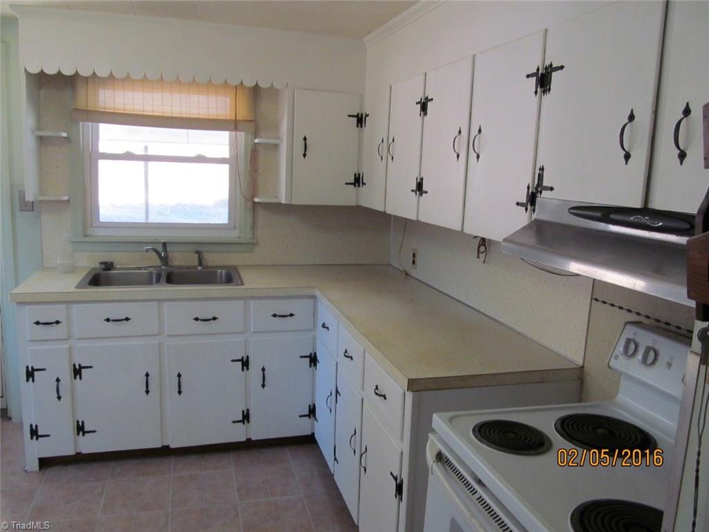 220 Belton Road Mount Airy, NC 27030 - Photo 8 of 15 Gallery Image 8
