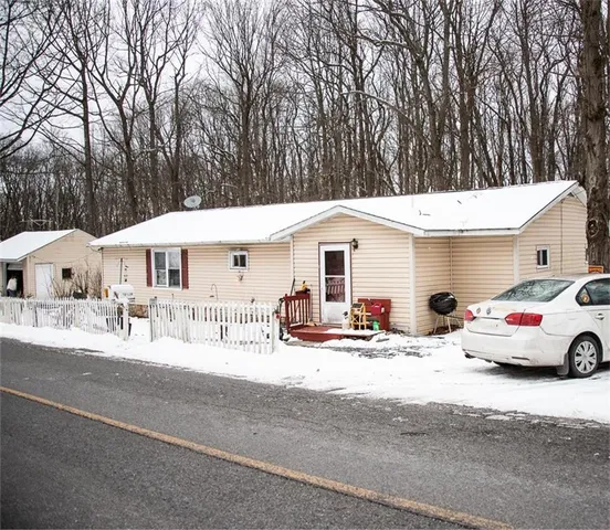 $160,000 | 1227 Mt Carmel Drive, Windber, PA 15963