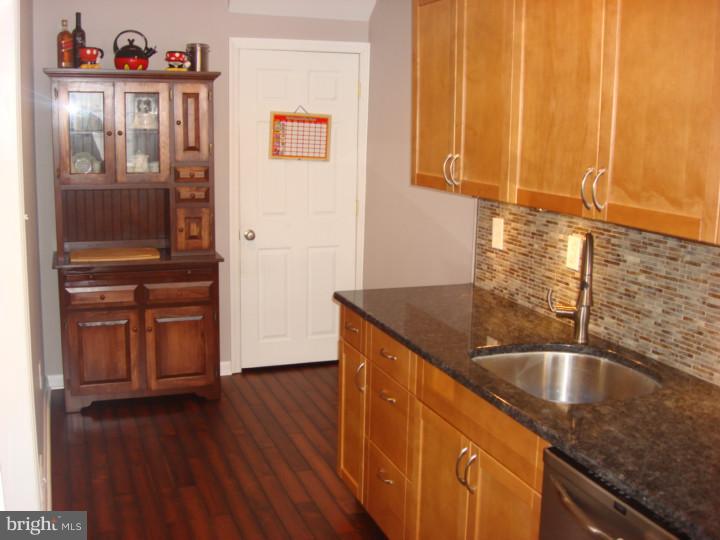 306 Marne Road Brooklawn, NJ 08030 - Photo 5 of 15 Kitchen