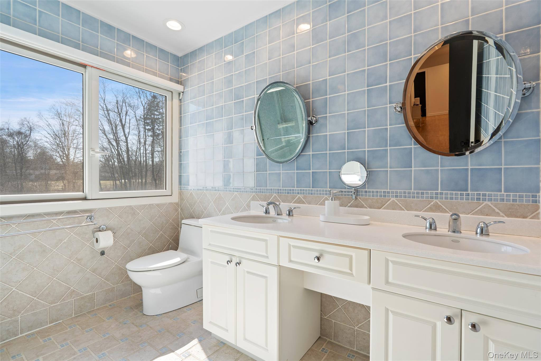 15 Haights Cross Road Chappaqua, NY 10514 - Photo 29 of 35 Guest bathroom