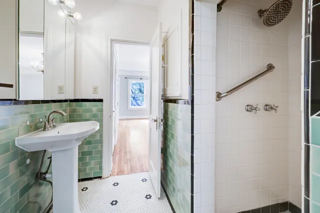 $3,500 | 1950 Lexington Street, Houston, TX 77098