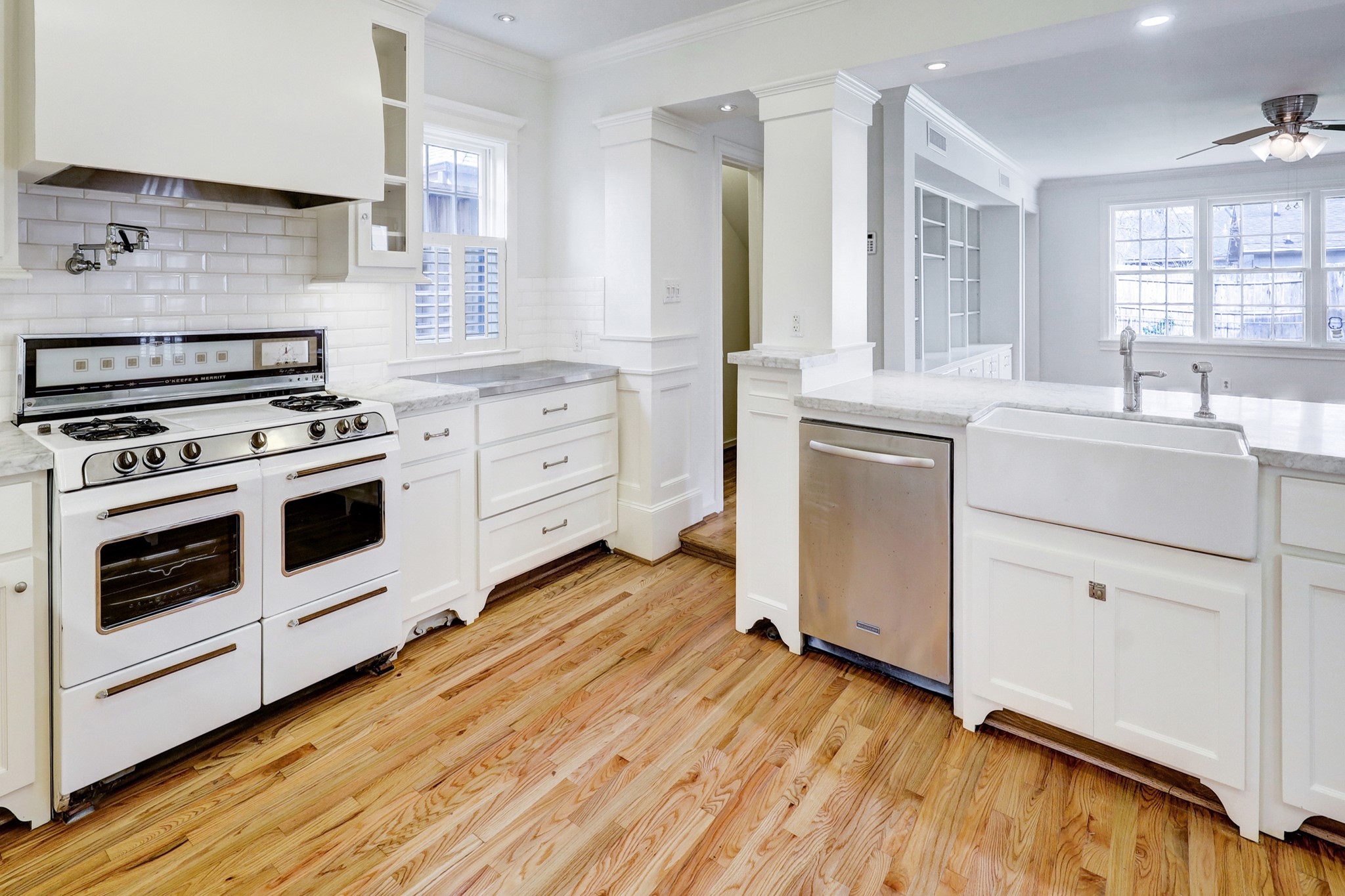 1950 Lexington Street Houston, TX 77098 - Photo 6 of 16