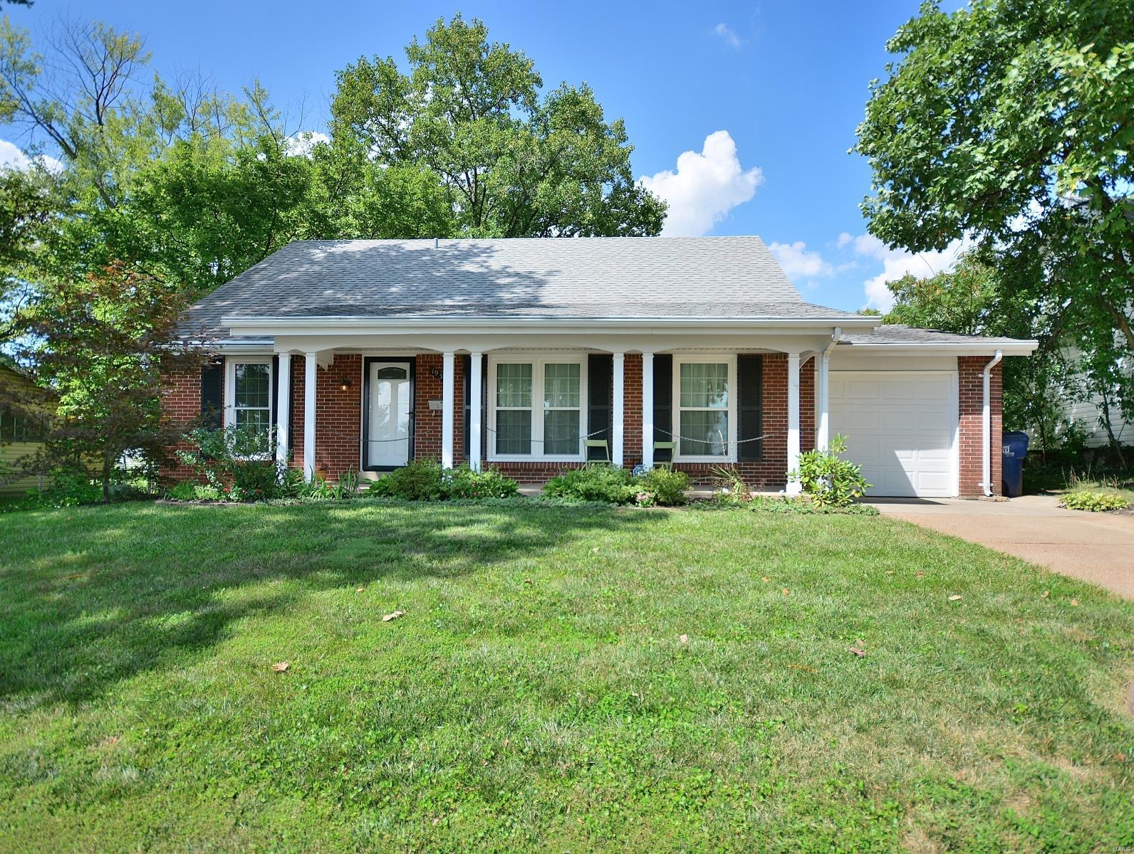 1935 Derhake Road Florissant, MO 63033 - Photo 1 of 32 Gallery Image 1