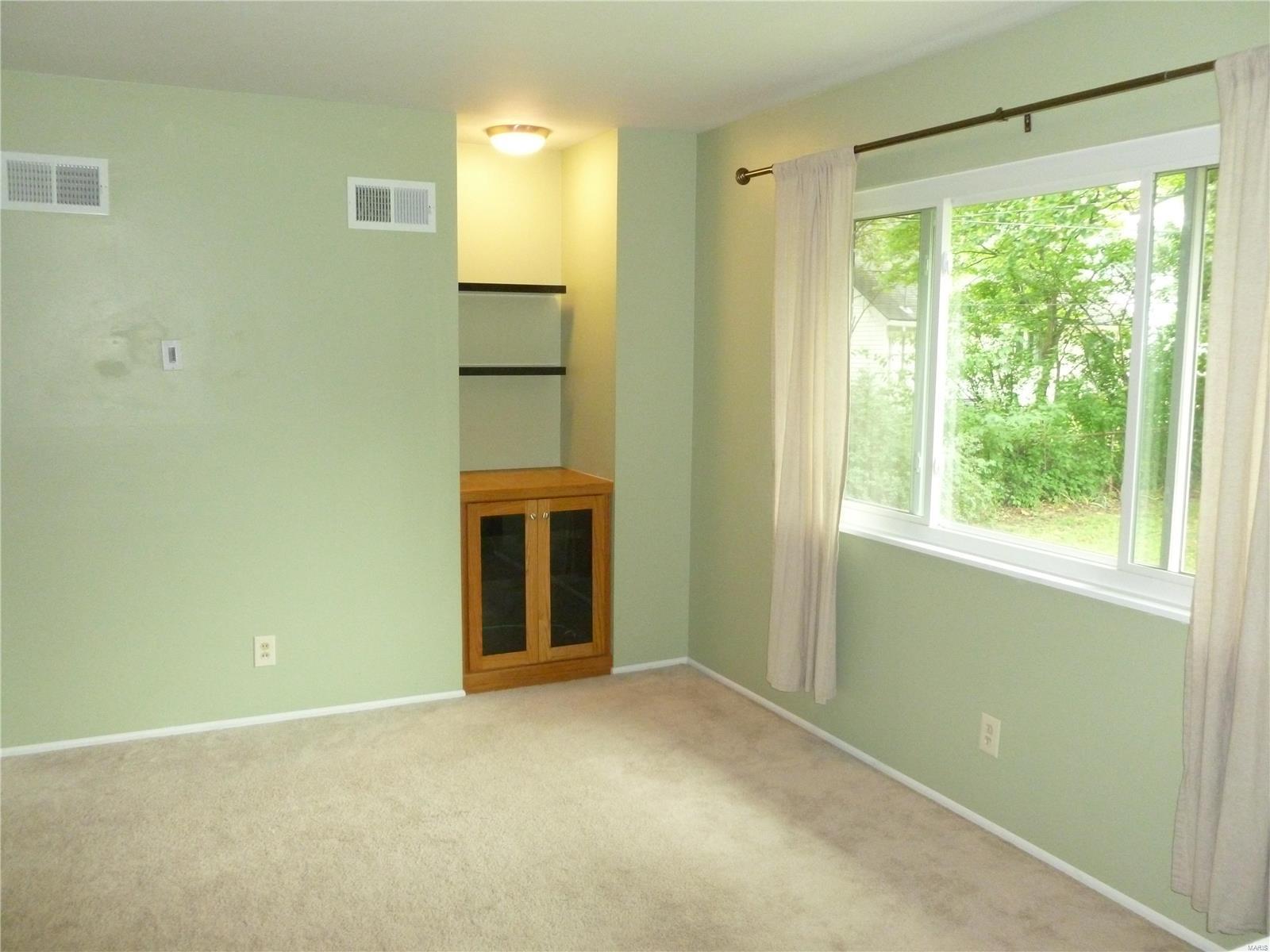 1935 Derhake Road Florissant, MO 63033 - Photo 14 of 32 Gallery Image 14