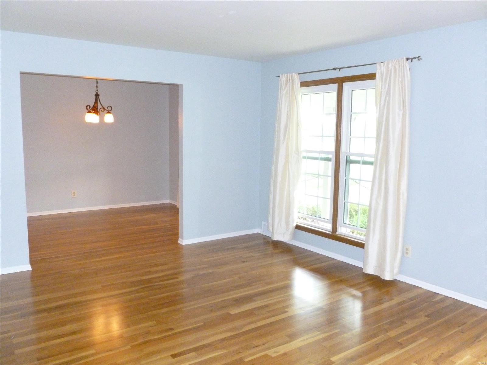 1935 Derhake Road Florissant, MO 63033 - Photo 7 of 32 Gallery Image 7