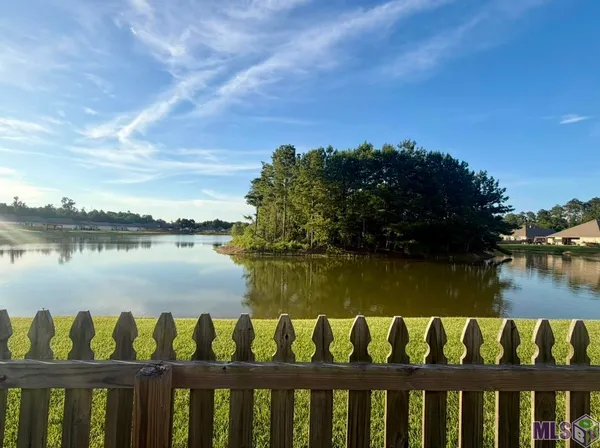 $314,900 | 35605 Vandora Drive, Walker, LA 70785