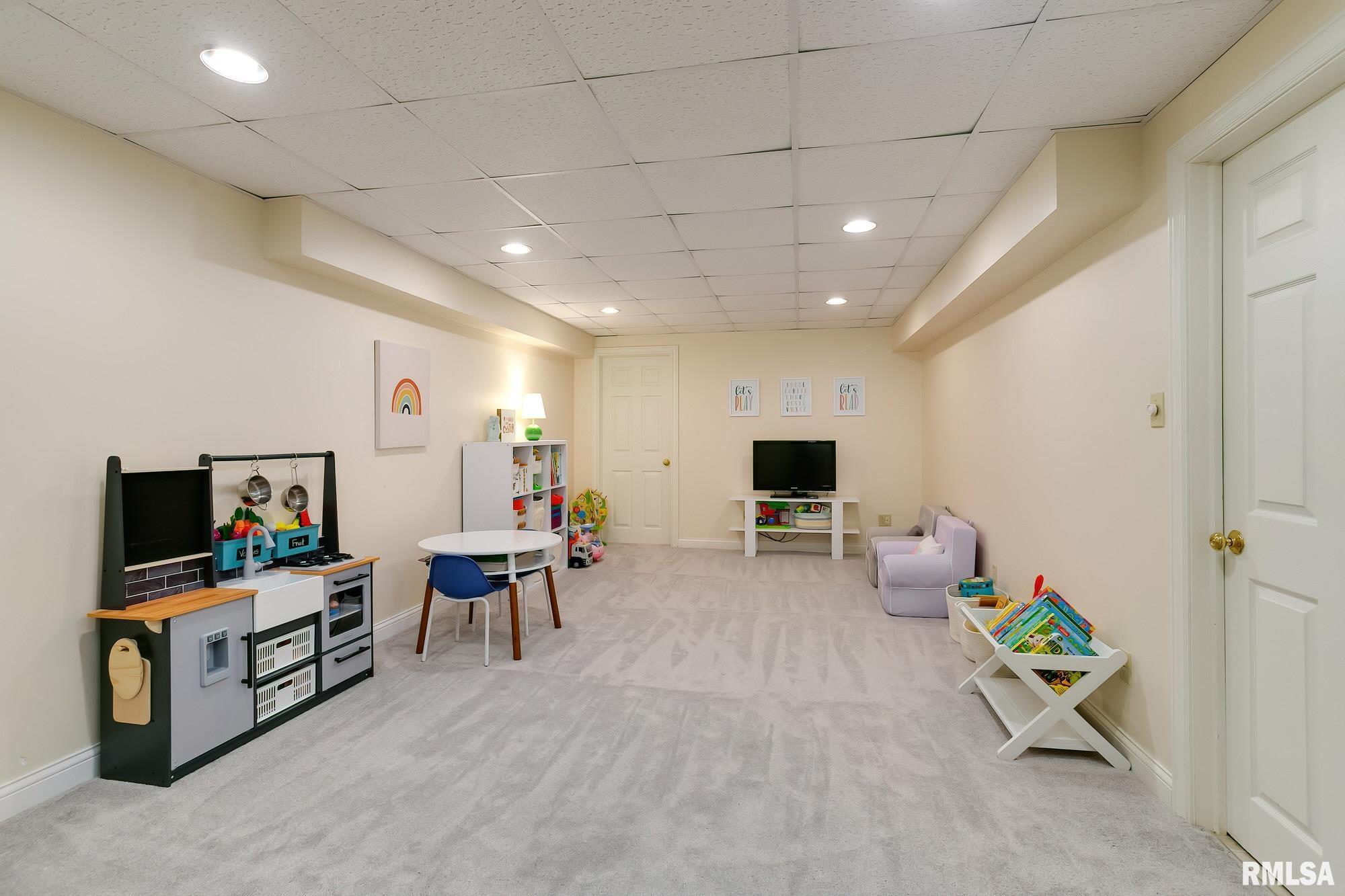 304 Forest Road Davenport, IA 52803 - Photo 32 of 40 Gallery Image 32