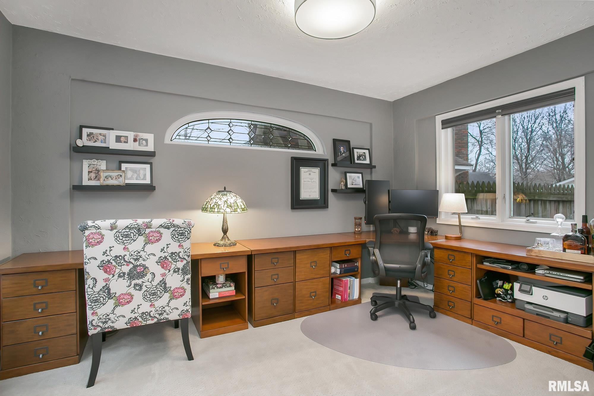 304 Forest Road Davenport, IA 52803 - Photo 10 of 40 Gallery Image 10