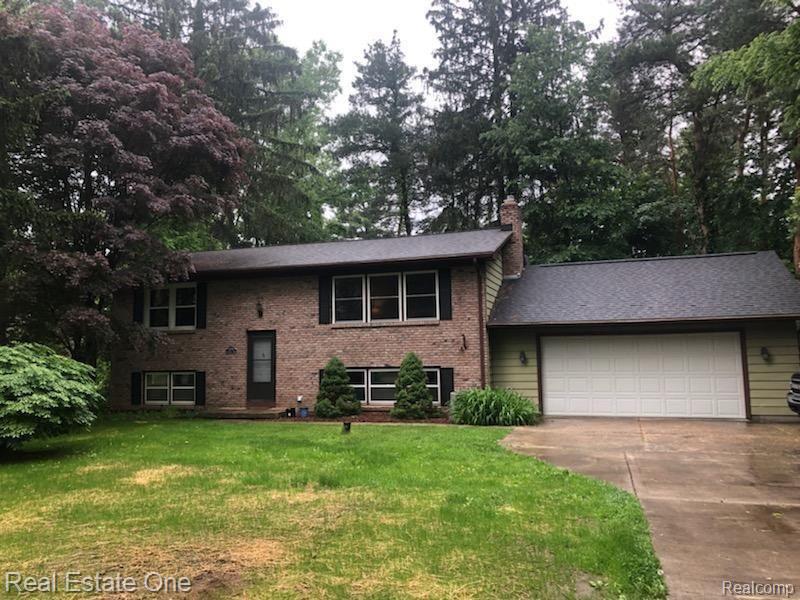 12176 Pine Ridge Drive Perry, MI 48872 - Photo 3 of 33 pine ridge front.jpg