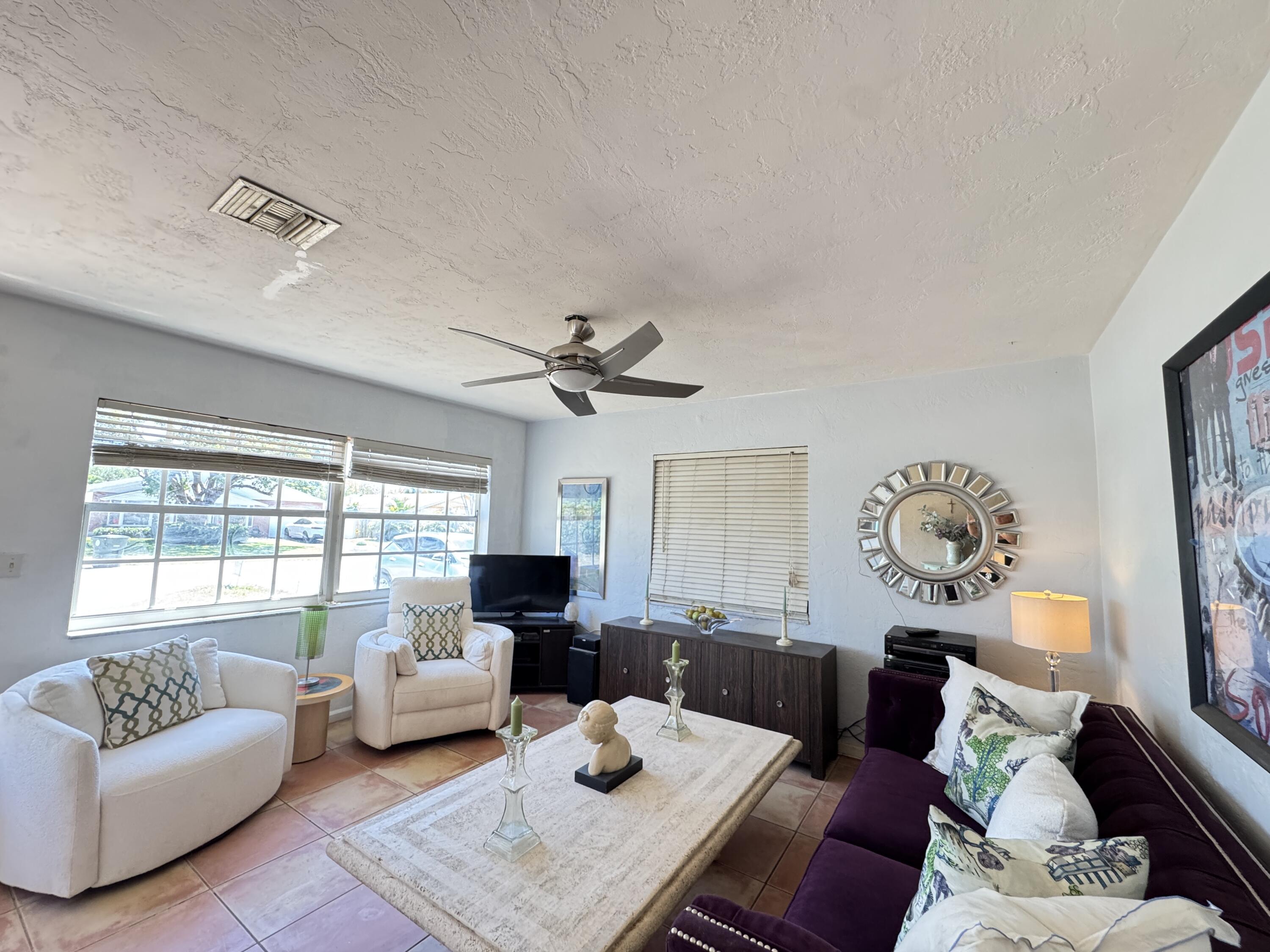 477 Southwest 1st Street Boca Raton, FL 33432 - Photo 5 of 31 IMG_7766