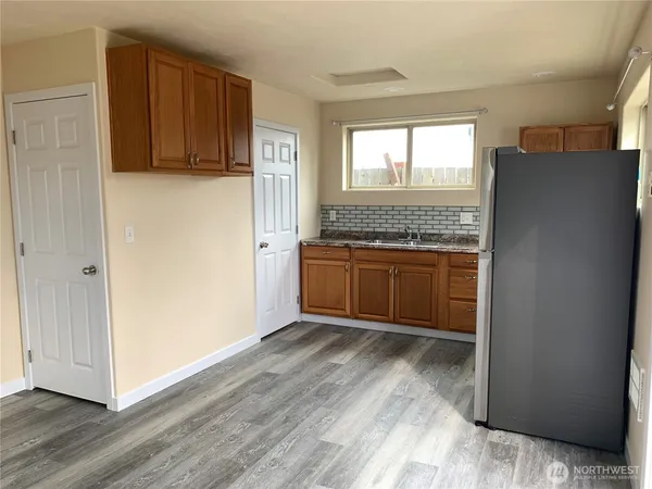 $1,000 | 2127 Madison Street, Unit B, Shelton, WA 98584