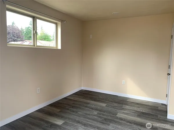 $1,000 | 2127 Madison Street, Unit B, Shelton, WA 98584